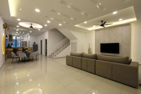 Unique 3 Storey Near Jonker@Heritage (max 25pax)